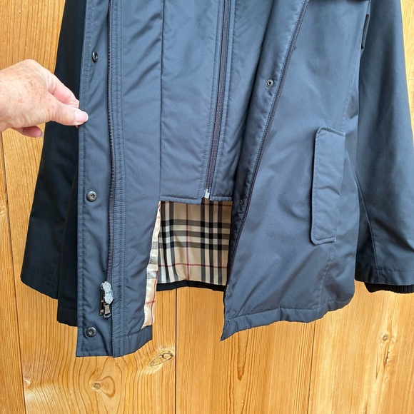 Burberry Black Hooded Jacket Women’s Sz Large - Picture 3 of 11